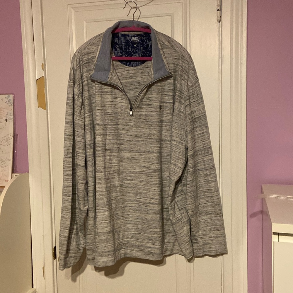 Heather gray Izod sweatshirt